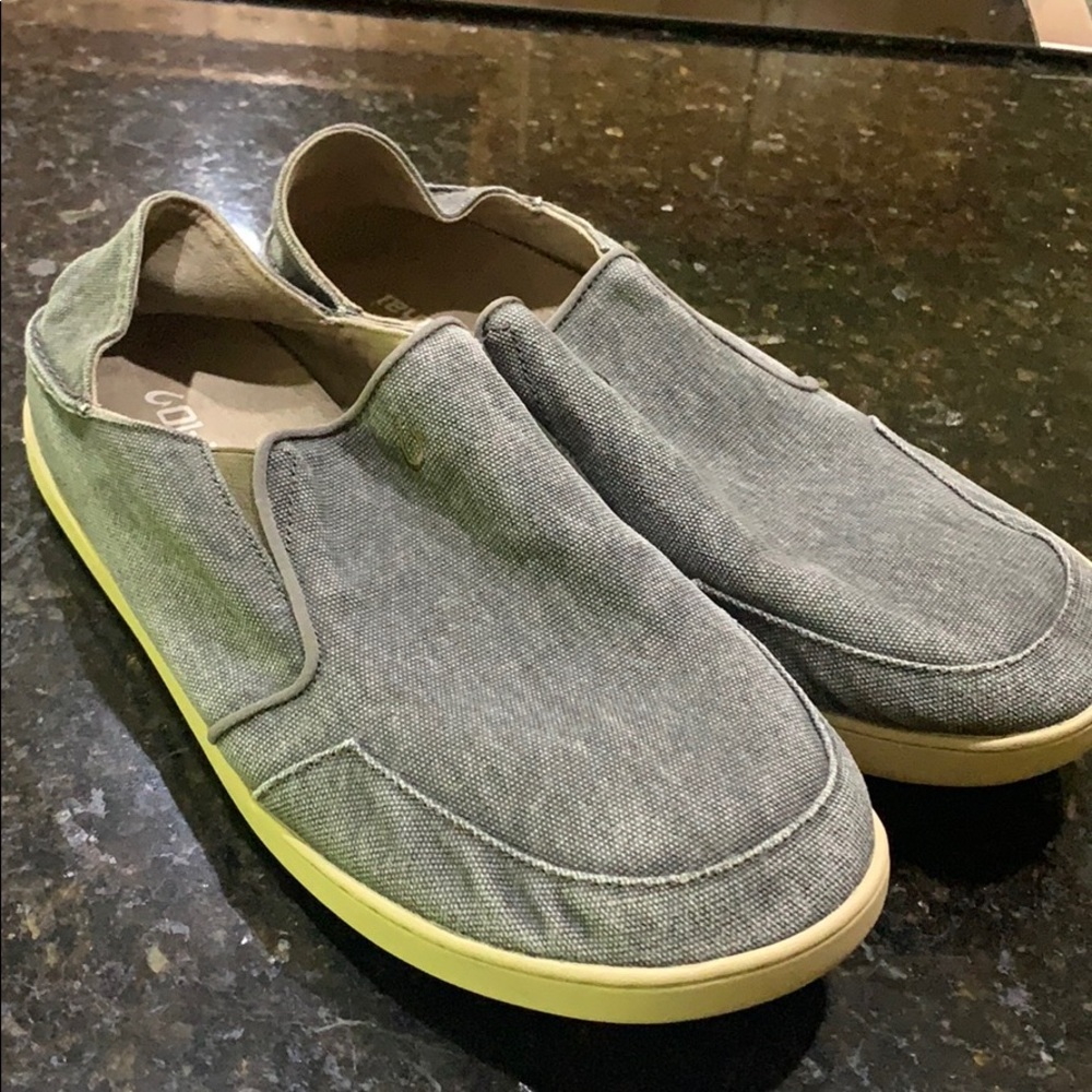 Olukai men’s loafers, GUC see pics